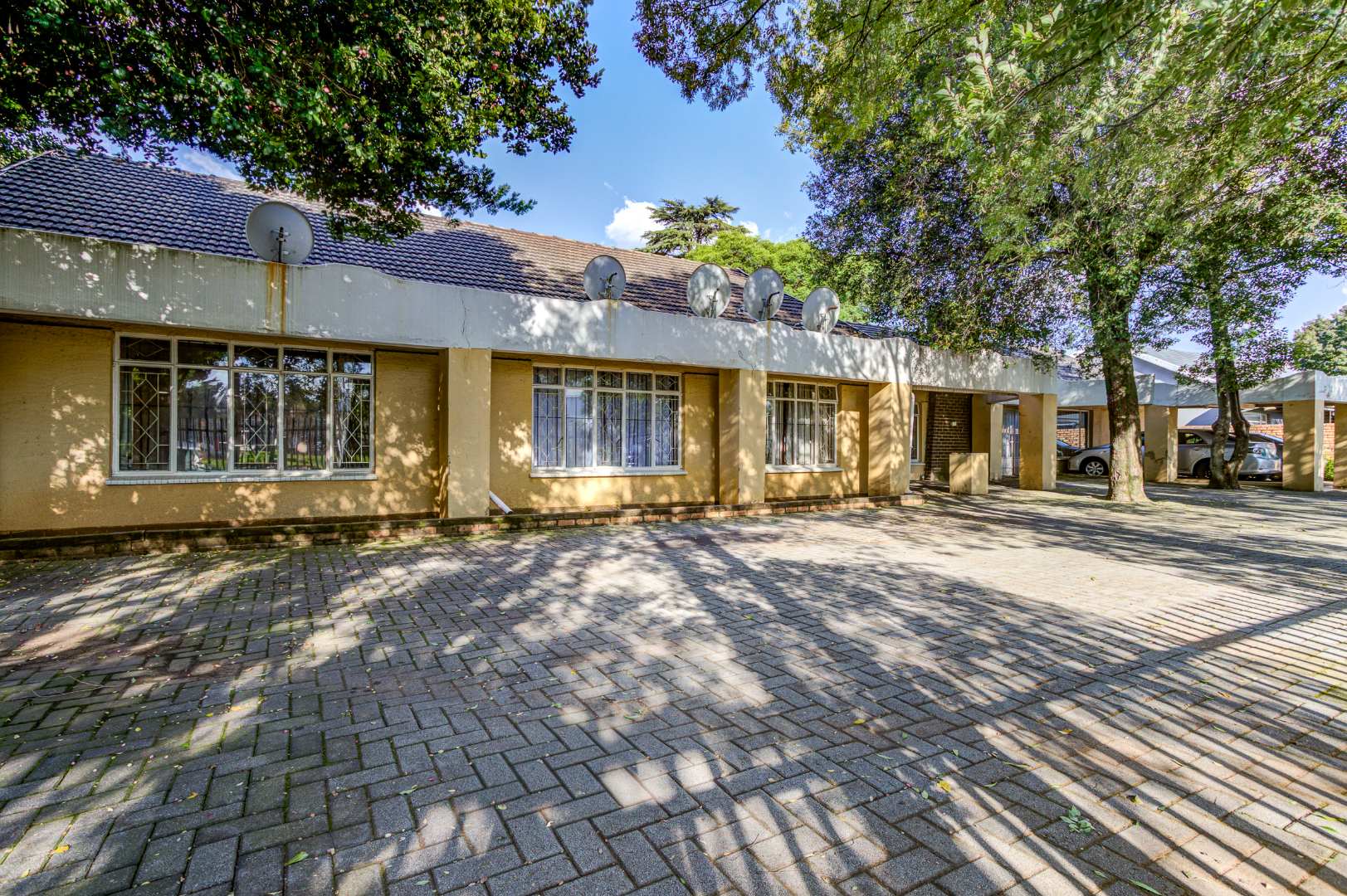Commercial property for sale in Rhodesfield - P24-116911576
