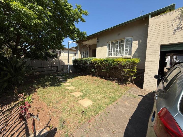 3 Bedroom House for sale in Westdene - P24-116914923
