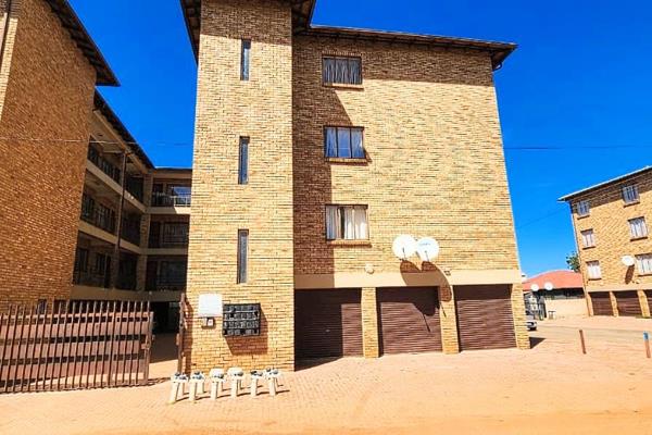 This neat and modern ground floor apartment is perfect for first-time buyers, small families, or investors looking for a good ...