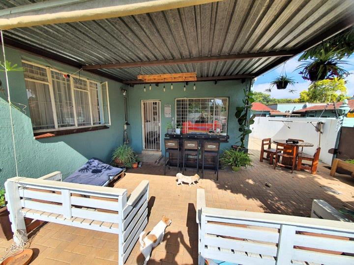 3 Bedroom Townhouse for sale in Florauna - P24-116909739