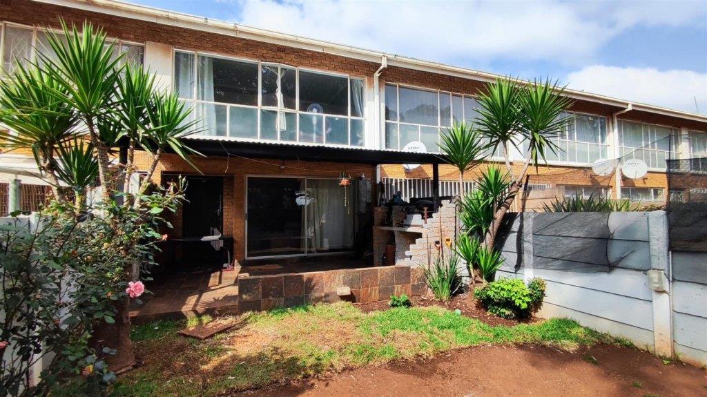 2 Bedroom Apartment / flat for sale in Rhodesfield - P24-116917866
