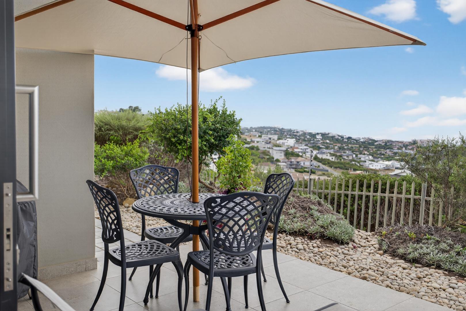 Photo of 2 Bedroom Apartment / flat to rent in Whale Rock Heights