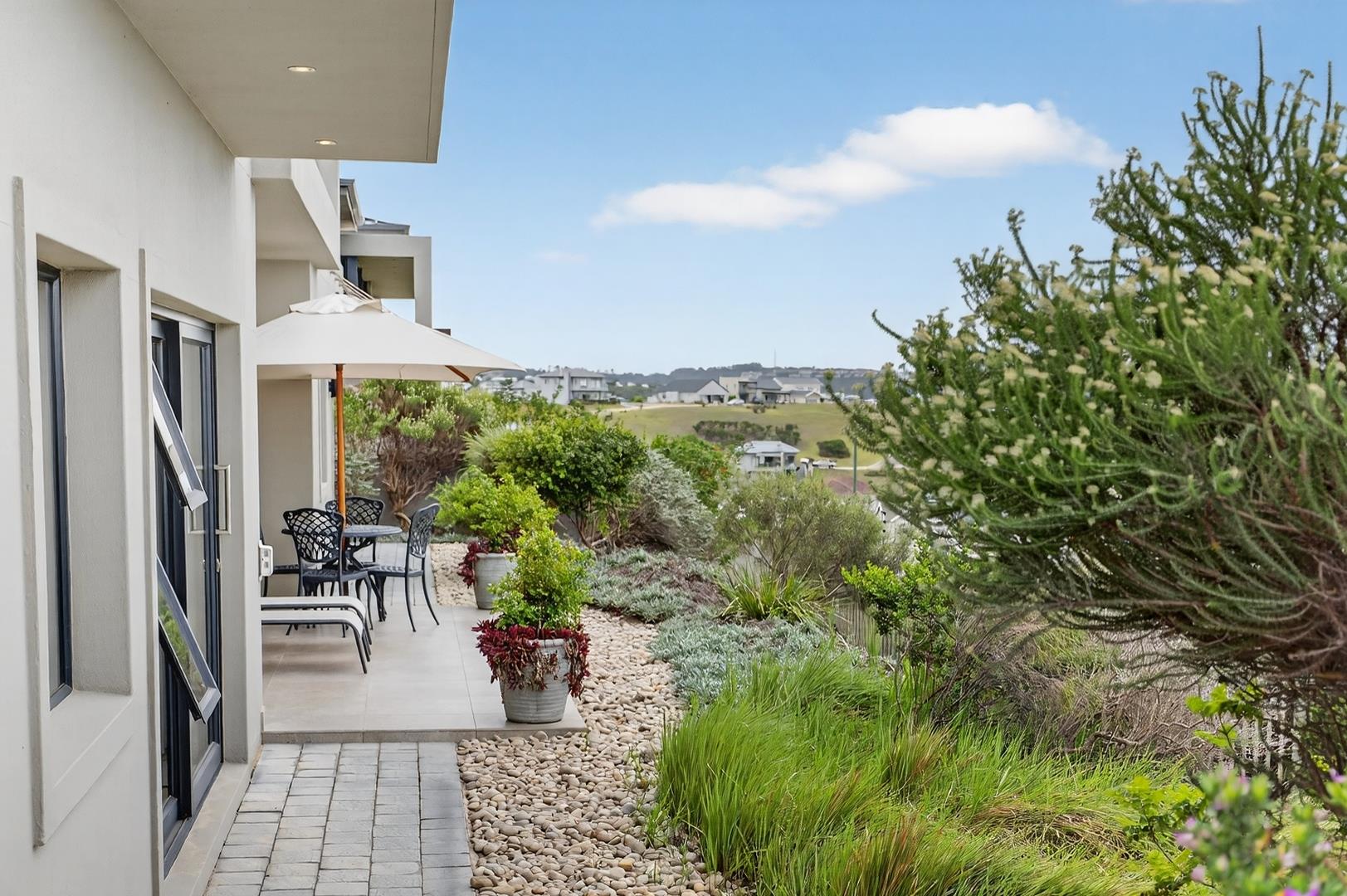 Photo of 2 Bedroom Apartment / flat to rent in Whale Rock Heights