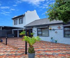 House for sale in Fraaiuitsig