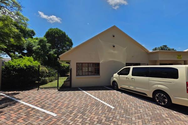 This well-positioned office space to let in Menlo Park, Pretoria offers excellent main ...