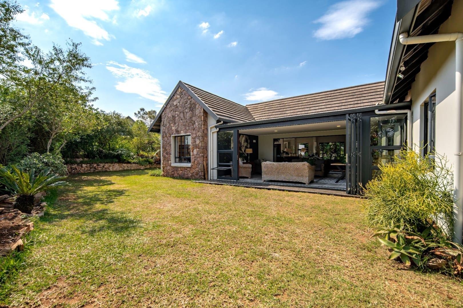 3 Bedroom House for sale in Cotswold Downs Golf & Country Estate - 95 ...