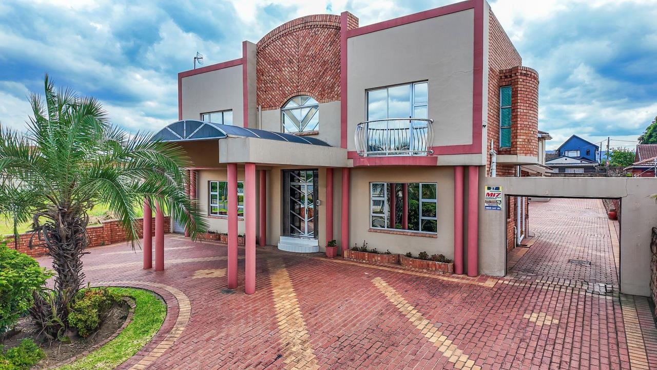4 Bedroom House for sale in Mountain Rise - P24-116928661