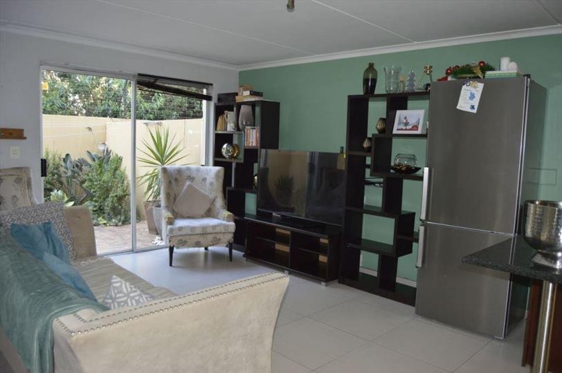 Listing number: P24-109475331, Image number: 2