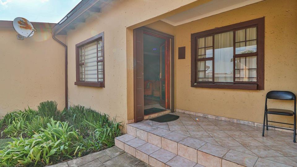 4 Bedroom House for sale in Mulbarton - P24-116931772
