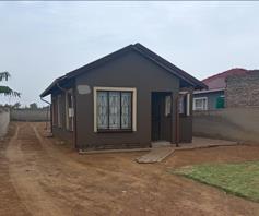 House for sale in Lakeside