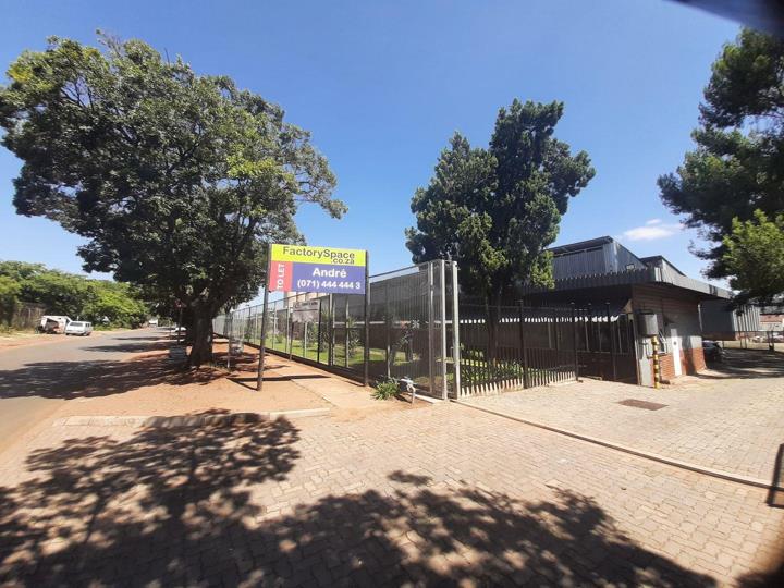 Industrial property to rent in Waltloo - P24-116937729