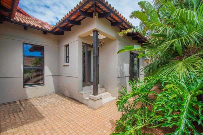2 Bedroom House for sale in North Riding - P24-116938365
