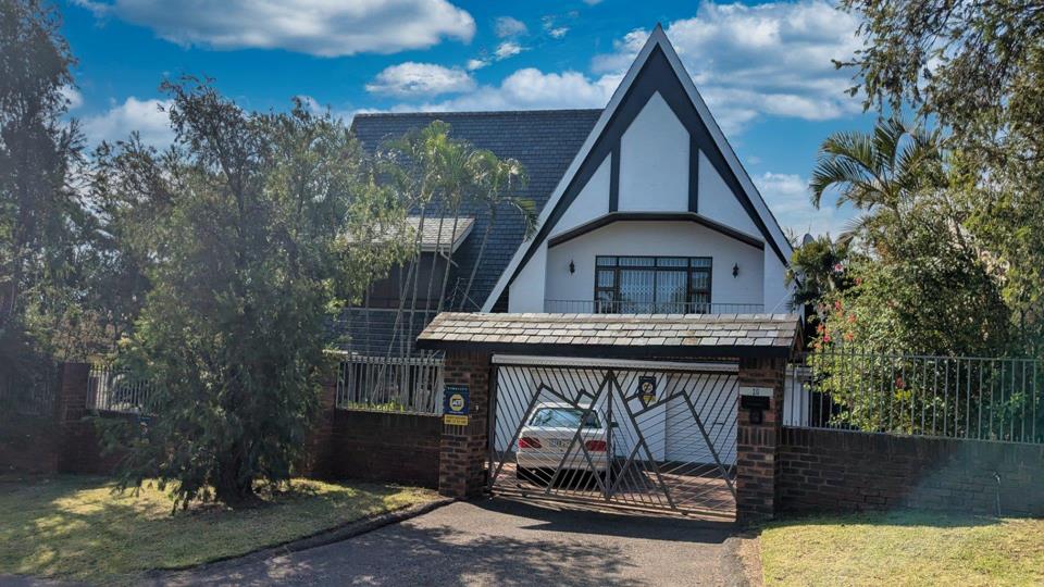 4 Bedroom House for sale in Parlock - P24-116940597