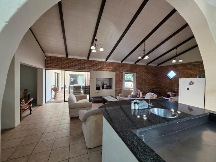 Listing number: P24-116943606, Image number: 2