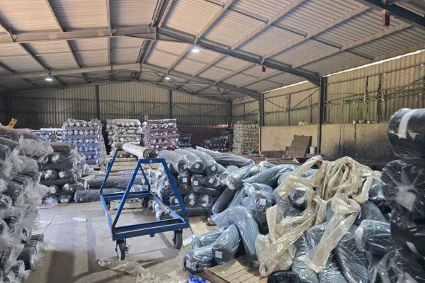 Positioned in the heart of Verulam, this 1,640m2 industrial warehouse presents a solid investment opportunity on a substantial 3,165m2 ...