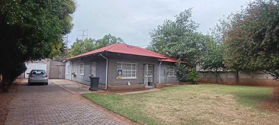 3 Bedroom House for sale in Three Rivers - P24-116945423