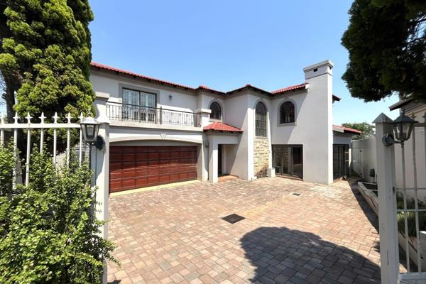 Modern family home to rent in a secure faerie glen estate!
Situated in a small and ...