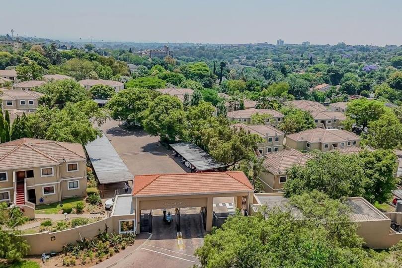 2 Bedroom Apartment / flat for sale in Robindale - 1b Macarthur Ave ...