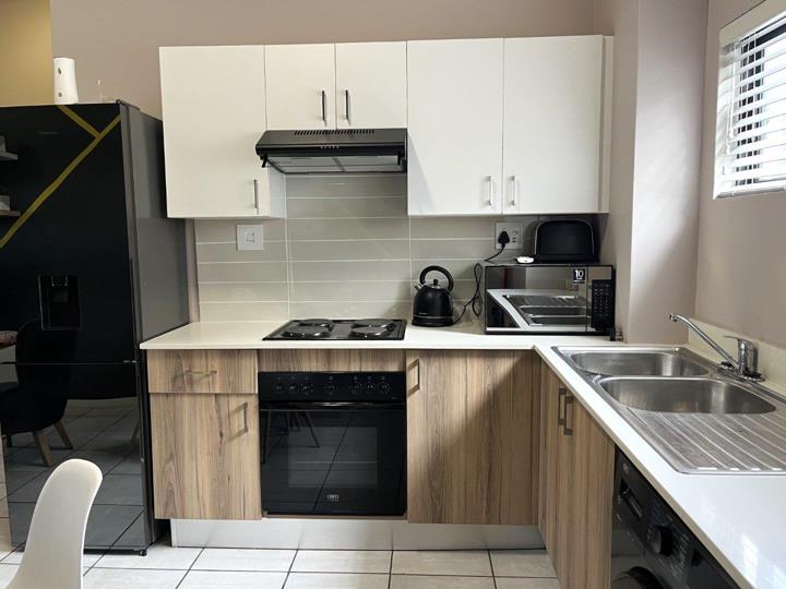 Listing number: P24-116951527, Image number: 3, Kitchen 