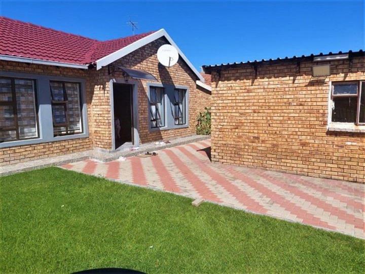 3 Bedroom House for sale in Rhodesfield - 30 Aero Street, Valley Street ...
