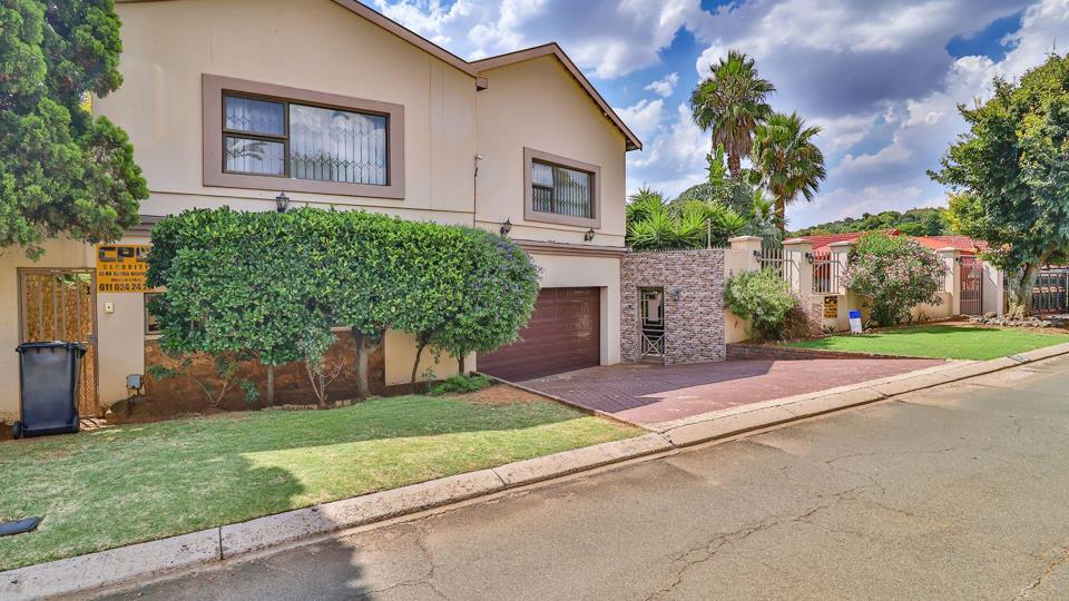 5 Bedroom House for sale in Mulbarton - P24-116956299