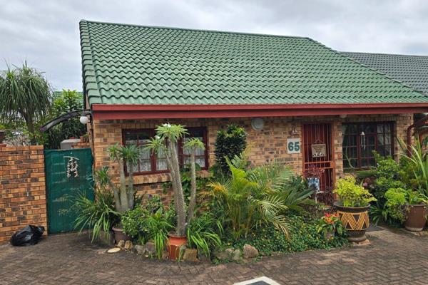 Situated in the well-established Macadamia Village, this charming 1-bedroom freehold home offers secure, low-maintenance living in a peaceful retirement environment.

The home ...