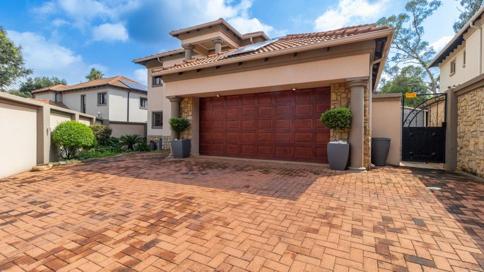 Listing number: P24-116961938, Image number: 2
