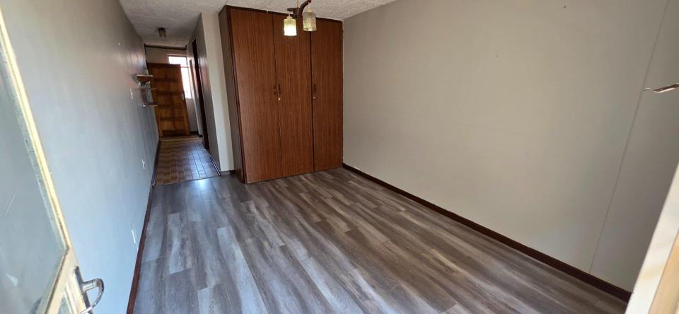 Listing number: P24-116962197, Image number: 2