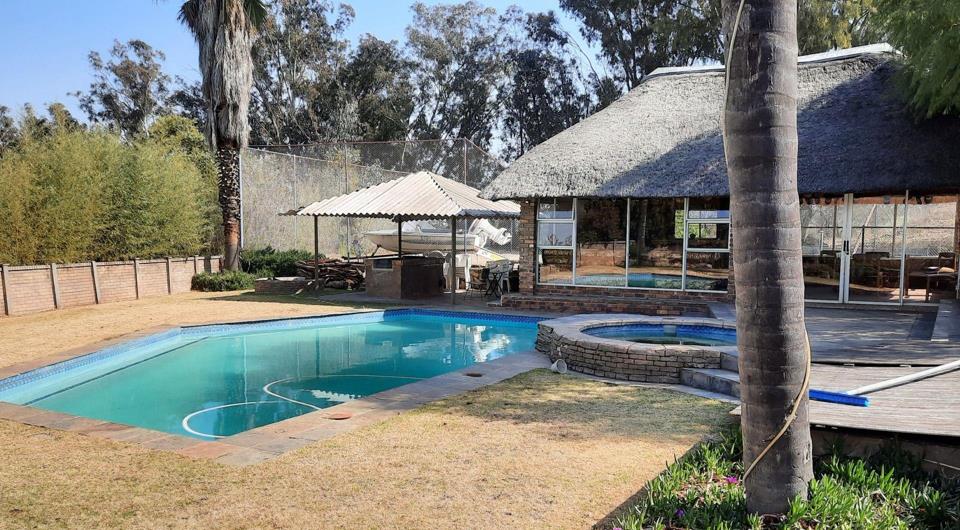 Farm for sale in Holfontein - P24-113035334