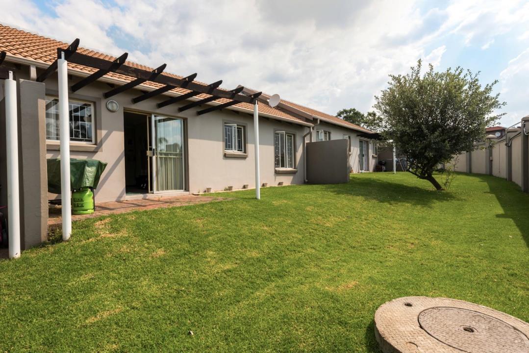 3 Bedroom Townhouse for sale in Greenstone Hill - 185 Ss Aloe Ridge ...