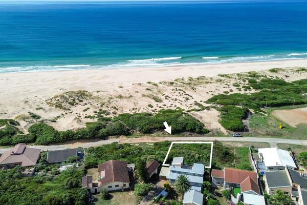 This 722m2 stand in Paradise Beach offers the rare opportunity to build a home right on the beach!

A natural dune covered in vegetation form a protected coastal buffer between the property and the beach, ensuring long-term ...