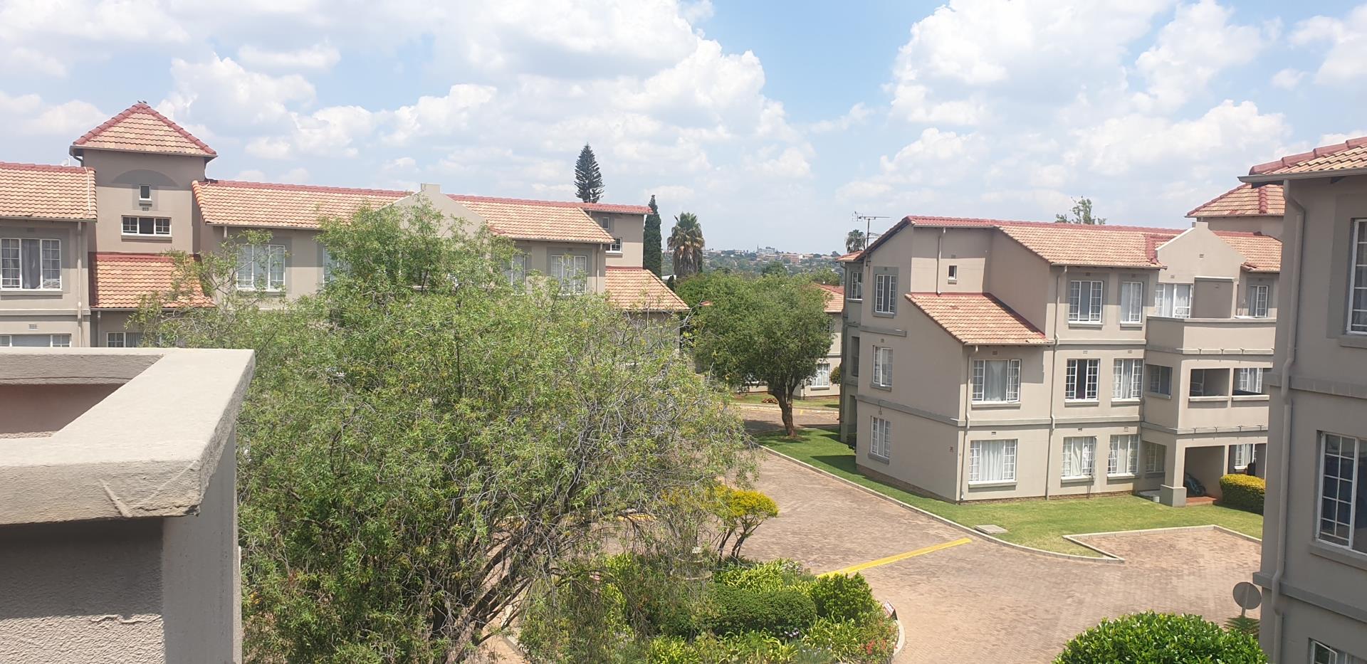 2 Bedroom Townhouse for sale in Eden Glen - P24-116969654