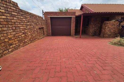 3 Bedroom House for sale in Atteridgeville
