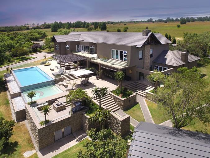 4 Bedroom House for Sale in Saddlebrook Estate