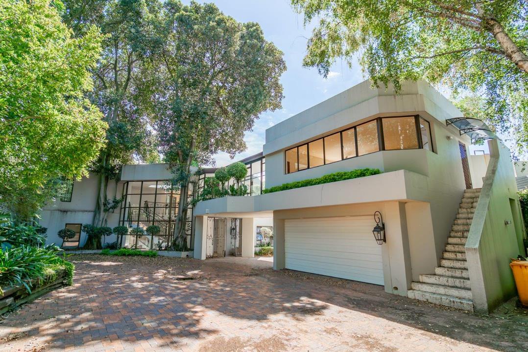 6 Bedroom House for sale in Inanda - P24-116970550