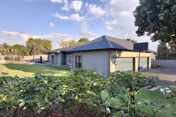 Modern 3-Bedroom Home with Full Cottage for Sale in Secure De wetshof Boomed Area.

Set in one of De wetshof most sought-after and ...