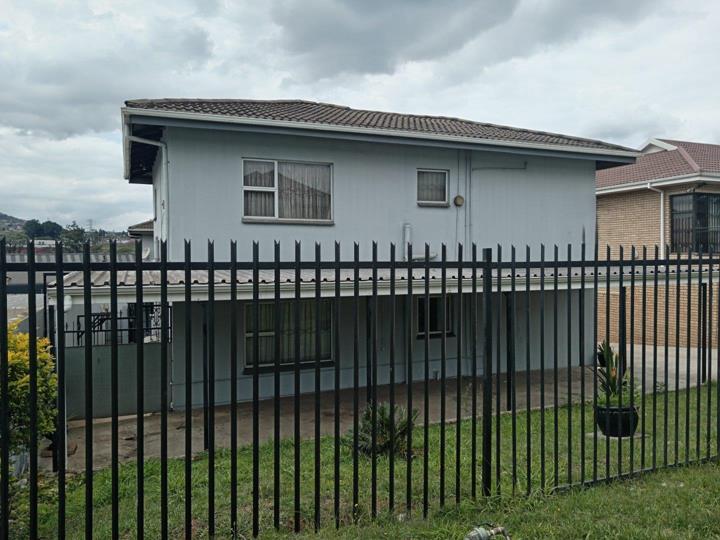 8 Bedroom House for sale in Mountain Rise - P24-115117865