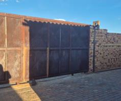 House for sale in Dobsonville Ext 3