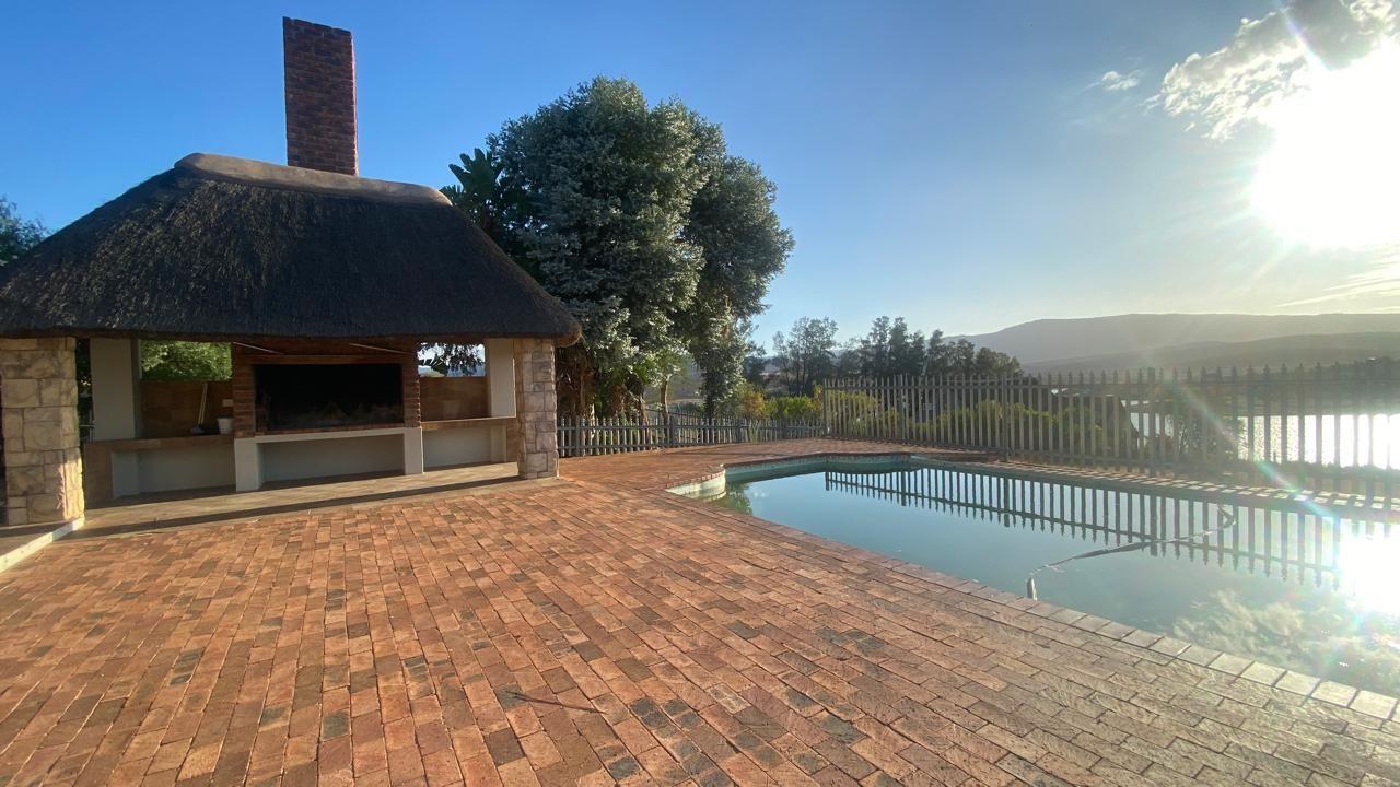 3 Bedroom House for sale in Clanwilliam - P24-116975520