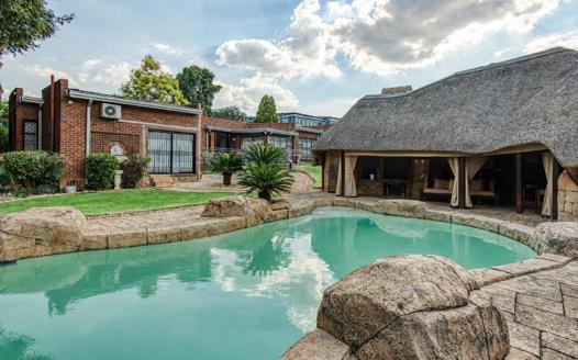 3 Bedroom House for sale in Glenvista
