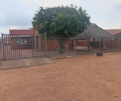 House for sale in Soshanguve FF