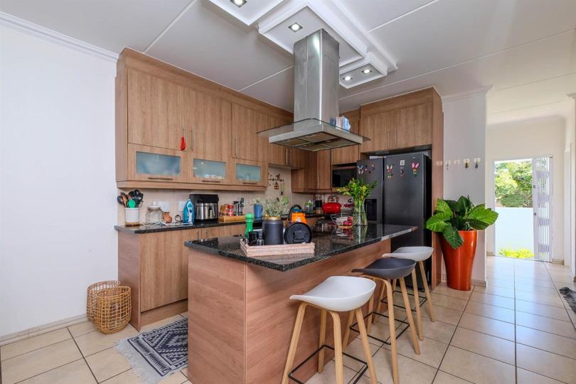 Listing number: P24-116978152, Image number: 3, Open plan kitchen which is modern and just lovely