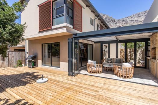3 Bedroom House for sale in Stonehurst Mountain Estate