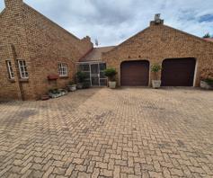 Townhouse for sale in Middelburg Central