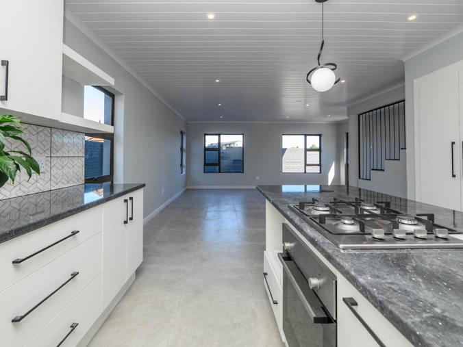 3 Bedroom House for Sale in Fairview