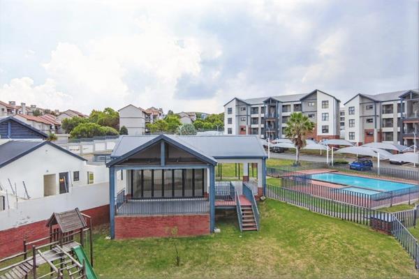 CANVAS EIGHTY2 - Development 7 years old with 200 living units.  Modern and ideal starter or investment opportunity .
This 2nd  floor apartment (81sqm) offers open plan kitchen with Caesarstone counter tops, centre island  ...