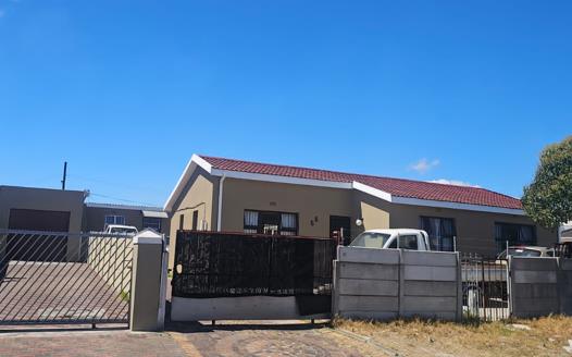 7 Bedroom House for sale in Mandalay