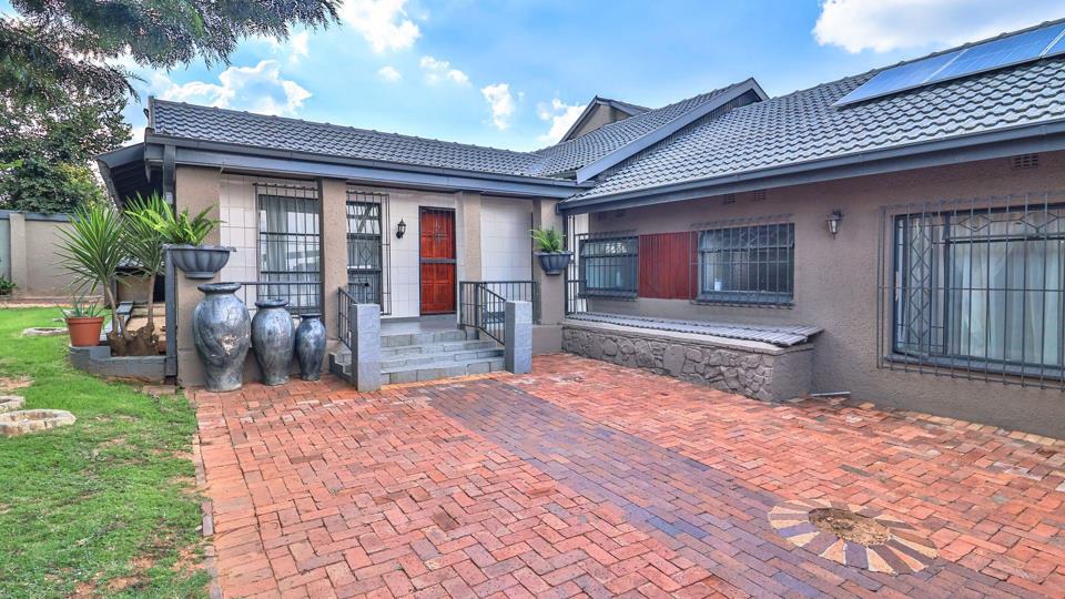 Listing number: P24-116986065, Image number: 2