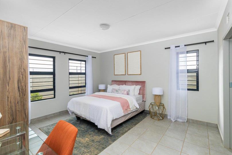Listing number: P24-117371383, Image number: 2
