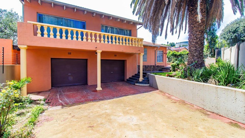 4 Bedroom House for sale in Naturena - P24-116937504